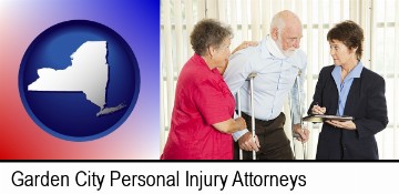 injured person consulting with a personal injury attorney in Garden City, NY